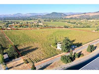 Home For Sale in Healdsburg, California