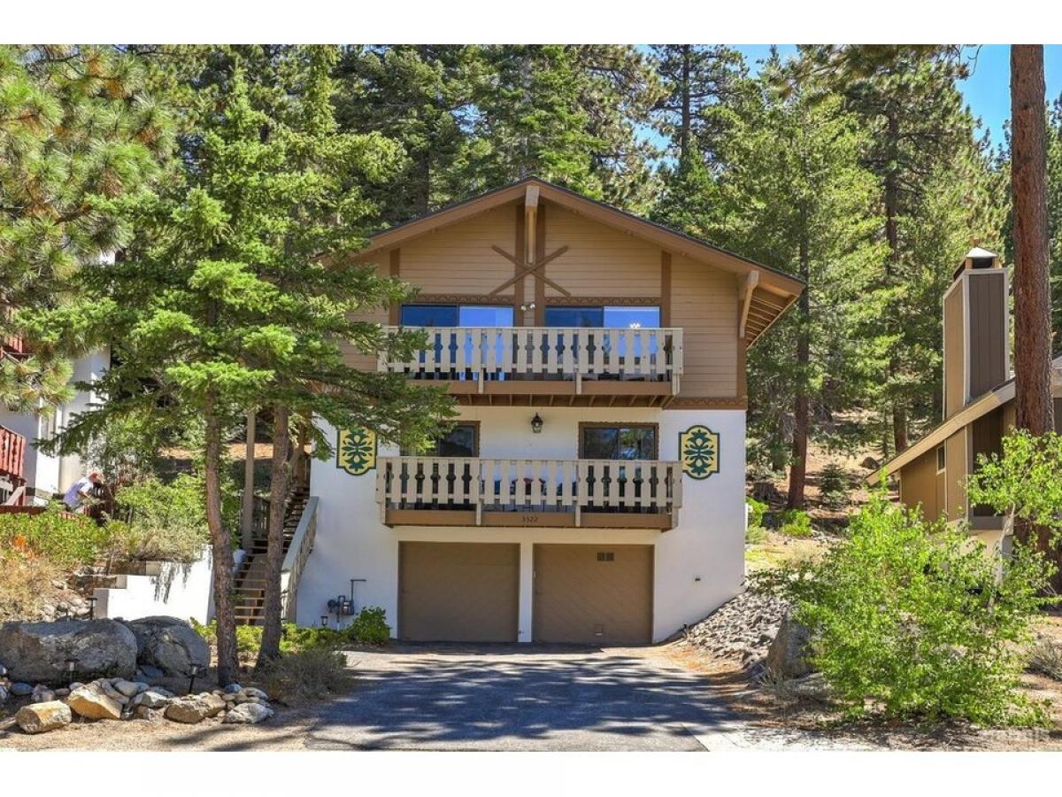 Picture of Home For Sale in South Lake Tahoe, California, United States