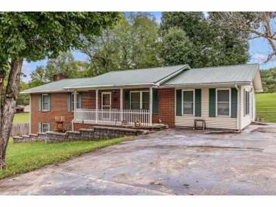 Home For Sale in Rockwood, Tennessee