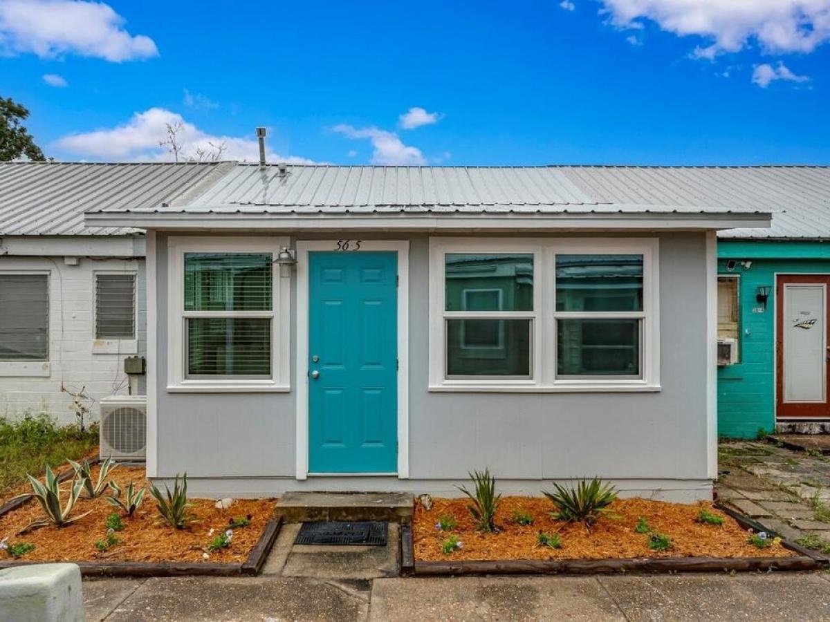 Picture of Home For Sale in Lanark Village, Florida, United States