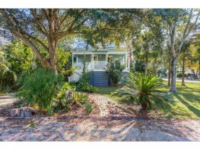 Home For Sale in Apalachicola, Florida