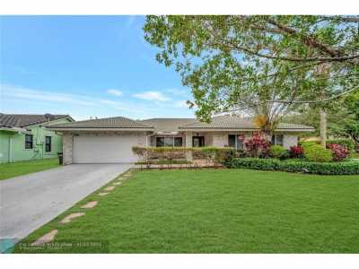 Home For Sale in Coconut Creek, Florida