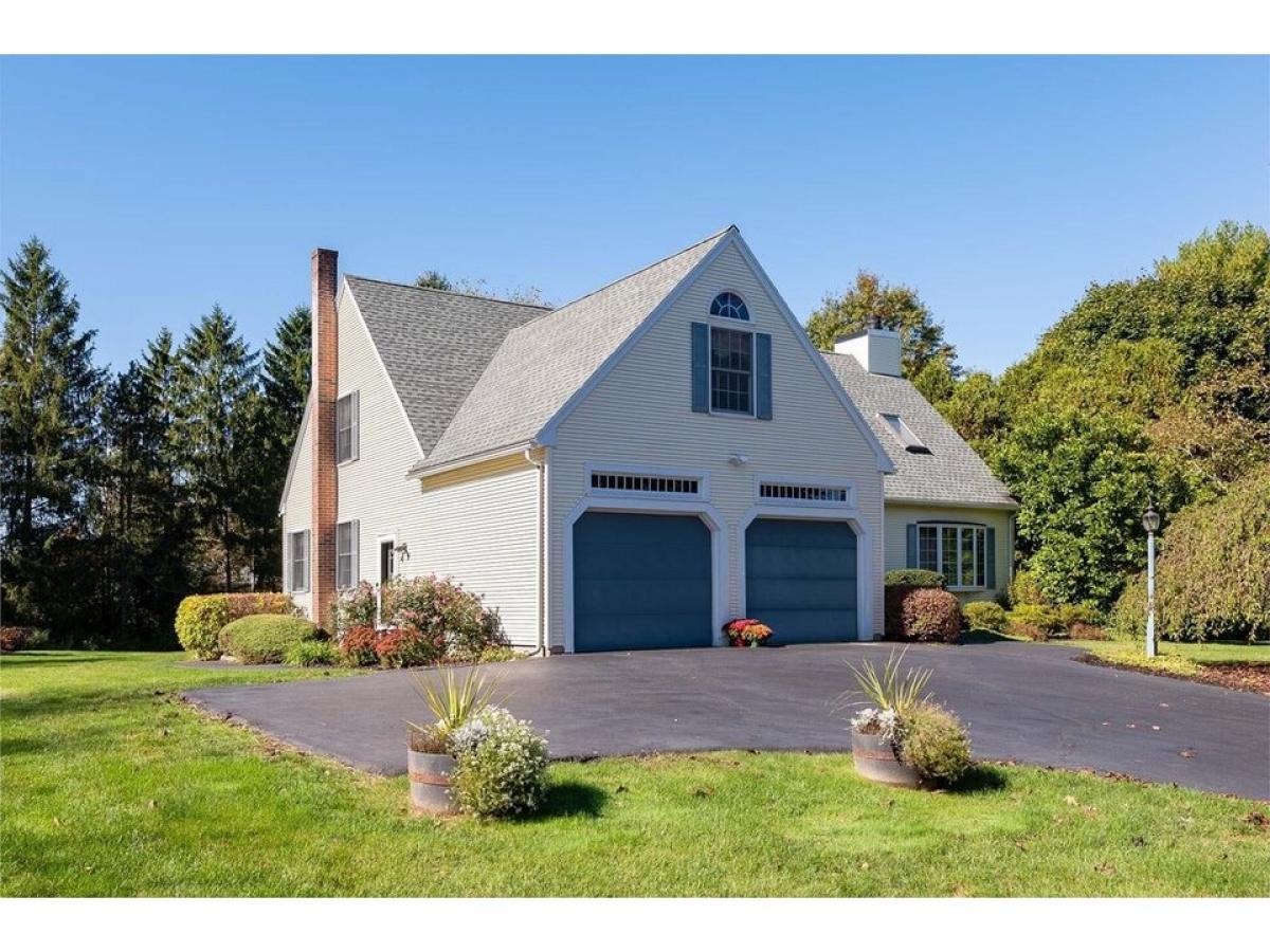 Picture of Home For Sale in Greenland, New Hampshire, United States