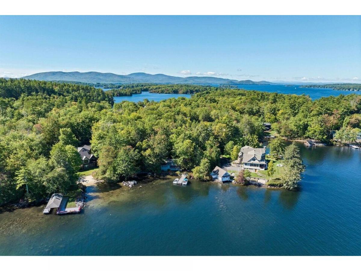 Picture of Home For Sale in Wolfeboro, New Hampshire, United States