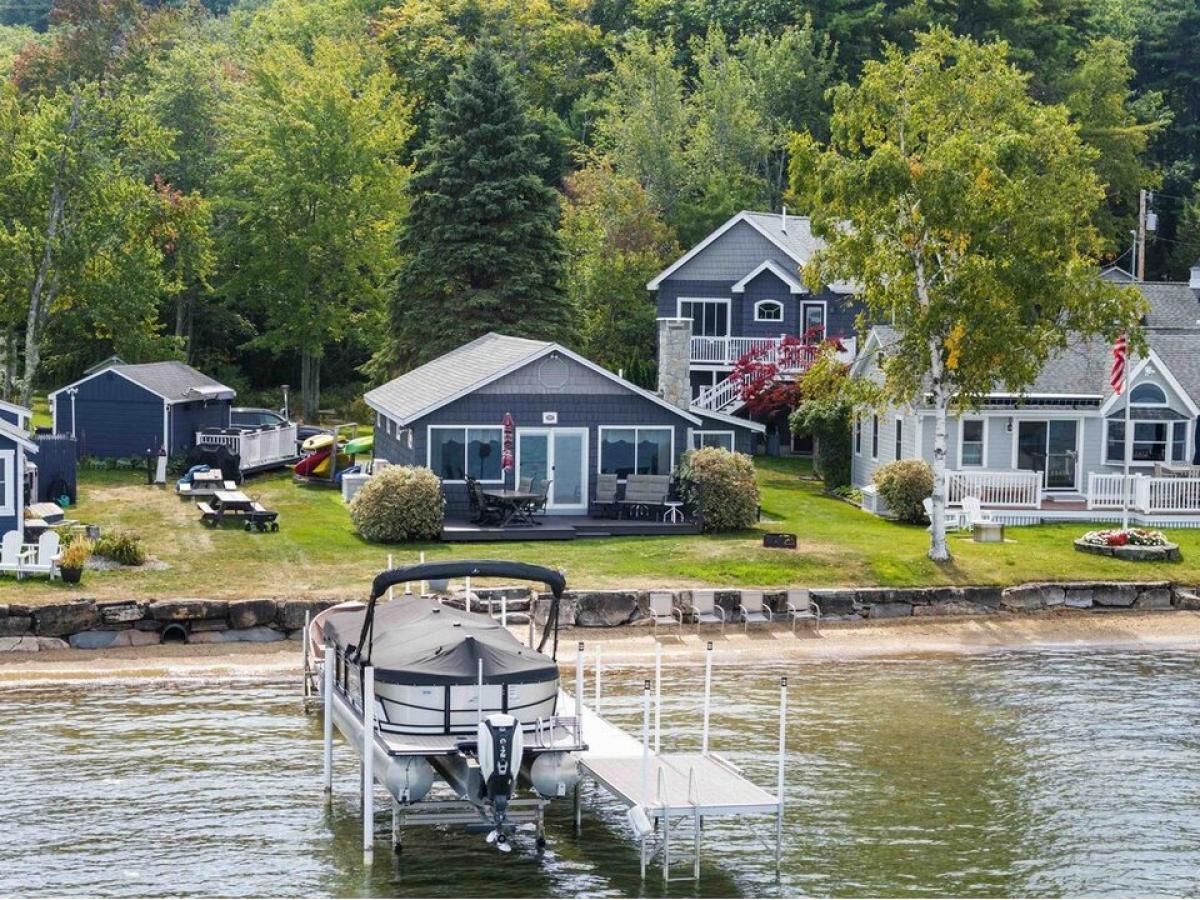 Picture of Home For Sale in Alton, New Hampshire, United States