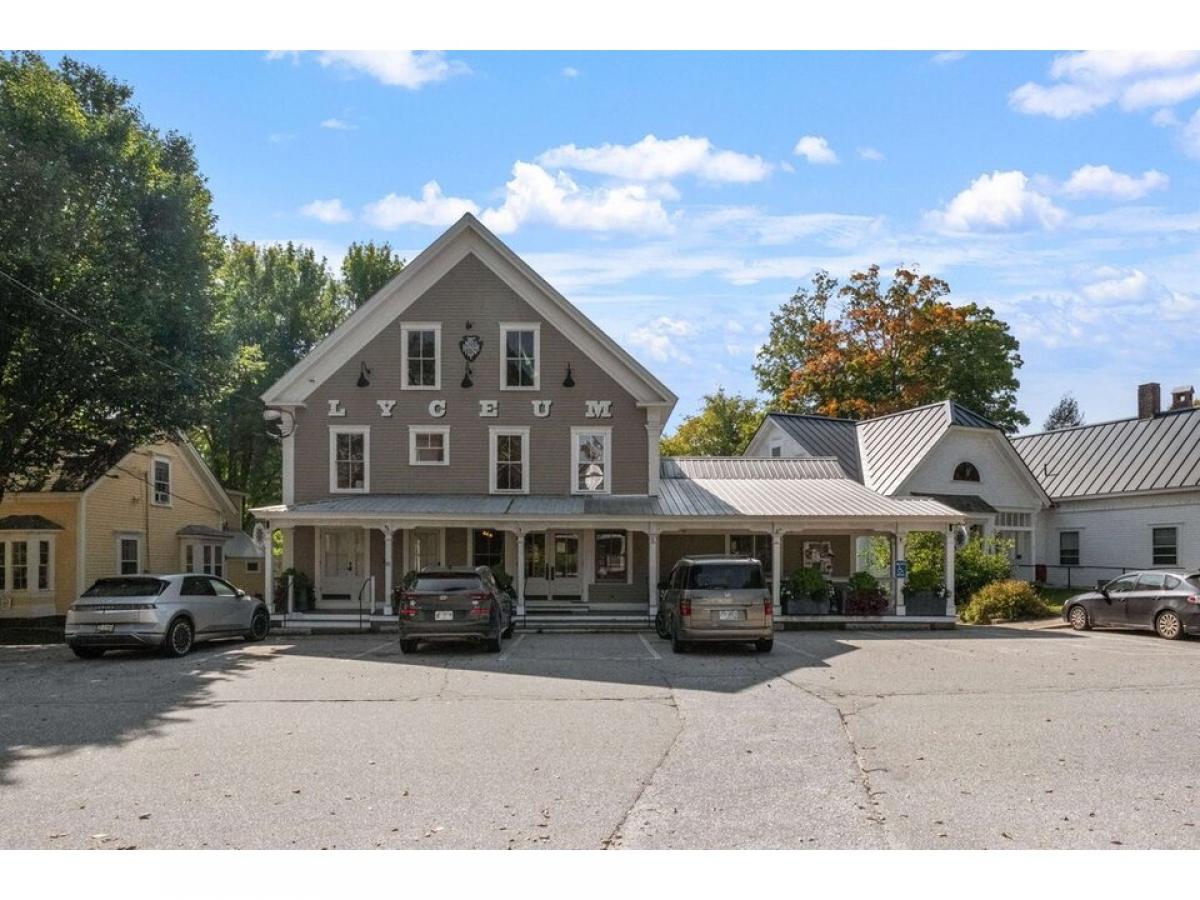 Picture of Home For Sale in Tamworth, New Hampshire, United States