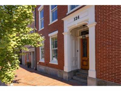 Home For Sale in Portsmouth, New Hampshire