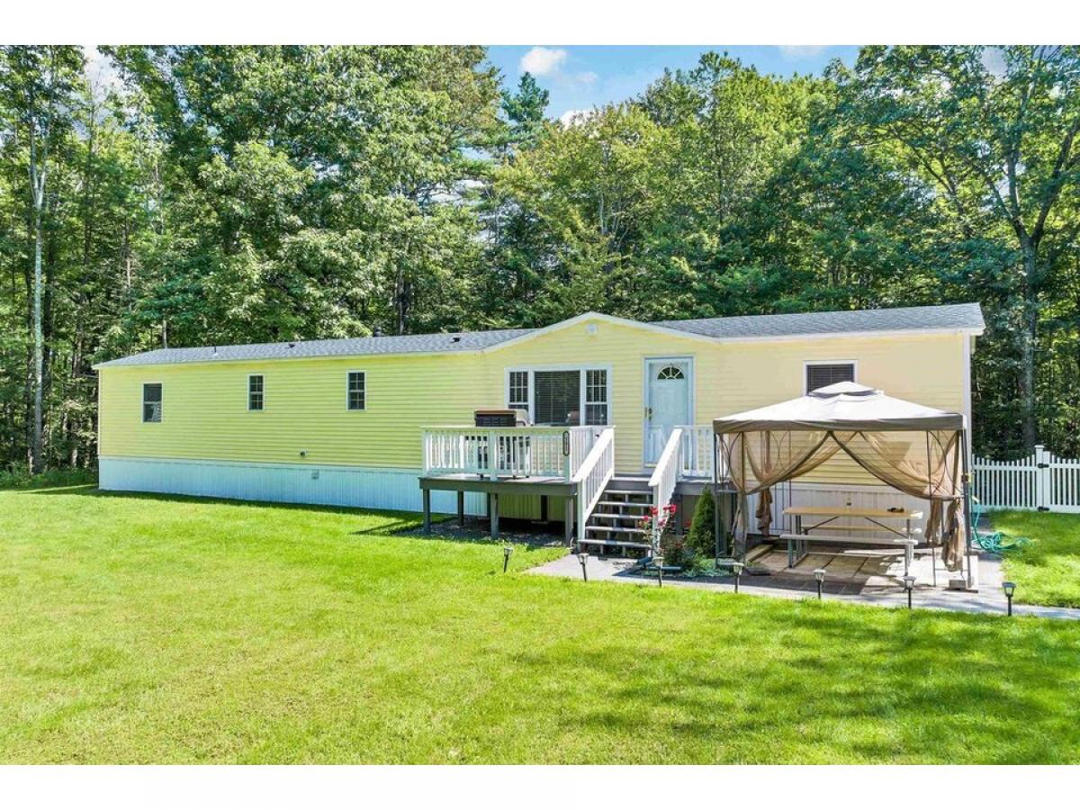 Picture of Home For Sale in Farmington, New Hampshire, United States