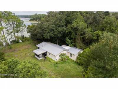 Home For Sale in Pomona Park, Florida