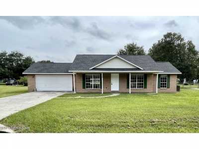 Home For Sale in Lake City, Florida