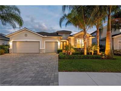 Home For Sale in Naples, Florida