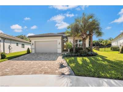 Home For Sale in Naples, Florida