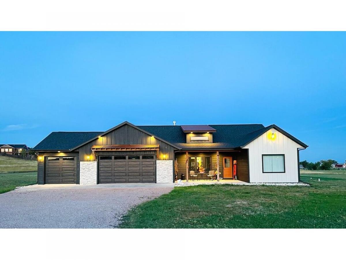 Picture of Home For Sale in Piedmont, South Dakota, United States