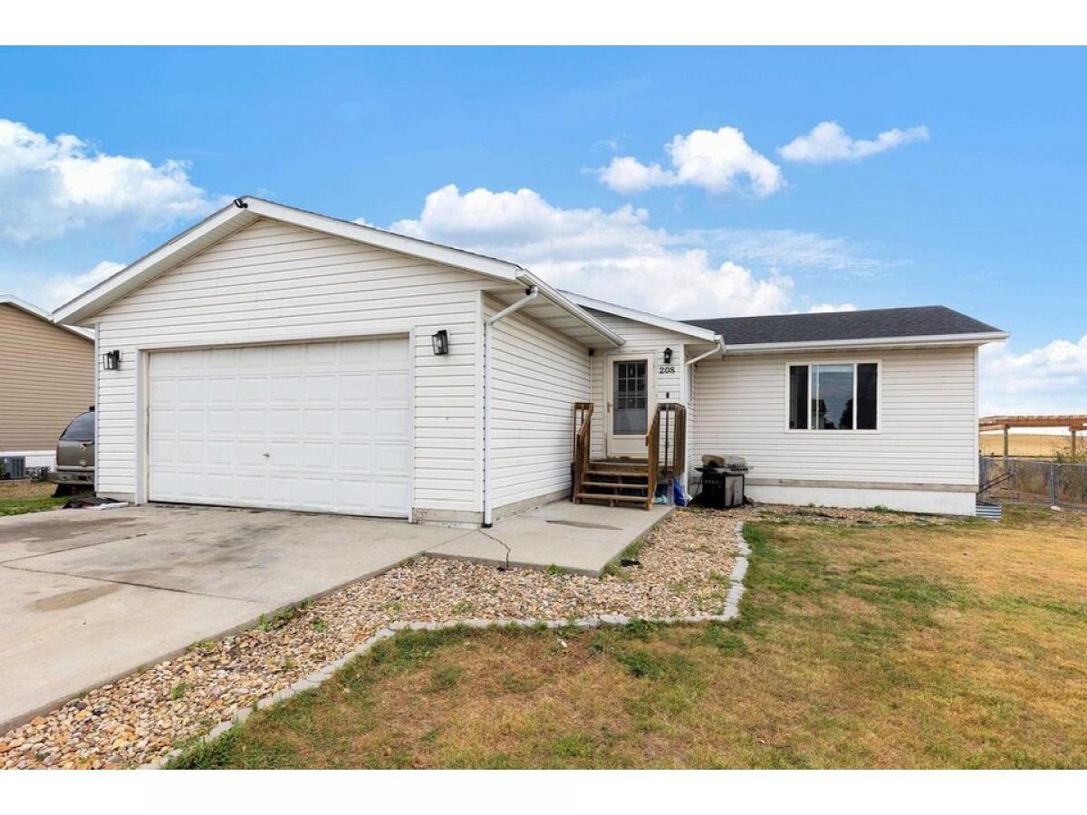 Picture of Home For Sale in New Underwood, South Dakota, United States