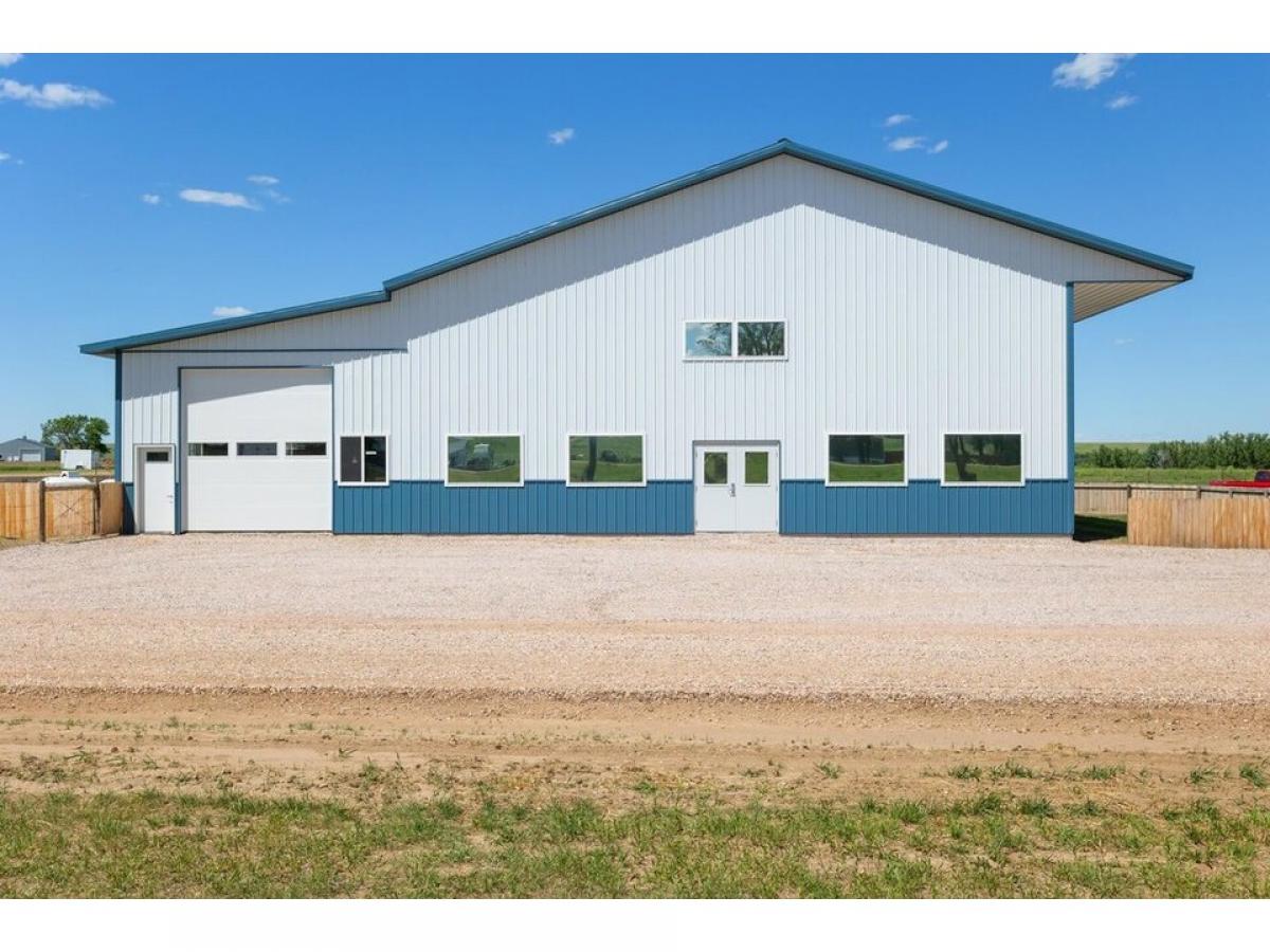 Picture of Home For Sale in Belle Fourche, South Dakota, United States