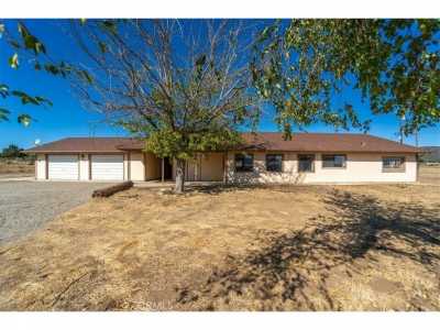 Home For Sale in Anza, California