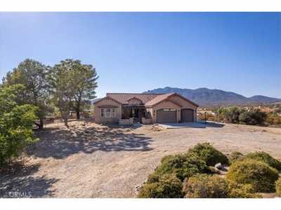 Home For Sale in Anza, California