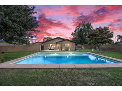 Home For Sale in Bakersfield, California