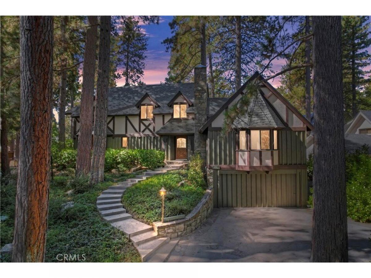 Picture of Home For Sale in Lake Arrowhead, California, United States