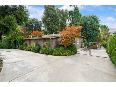 Home For Sale in Mentone, California