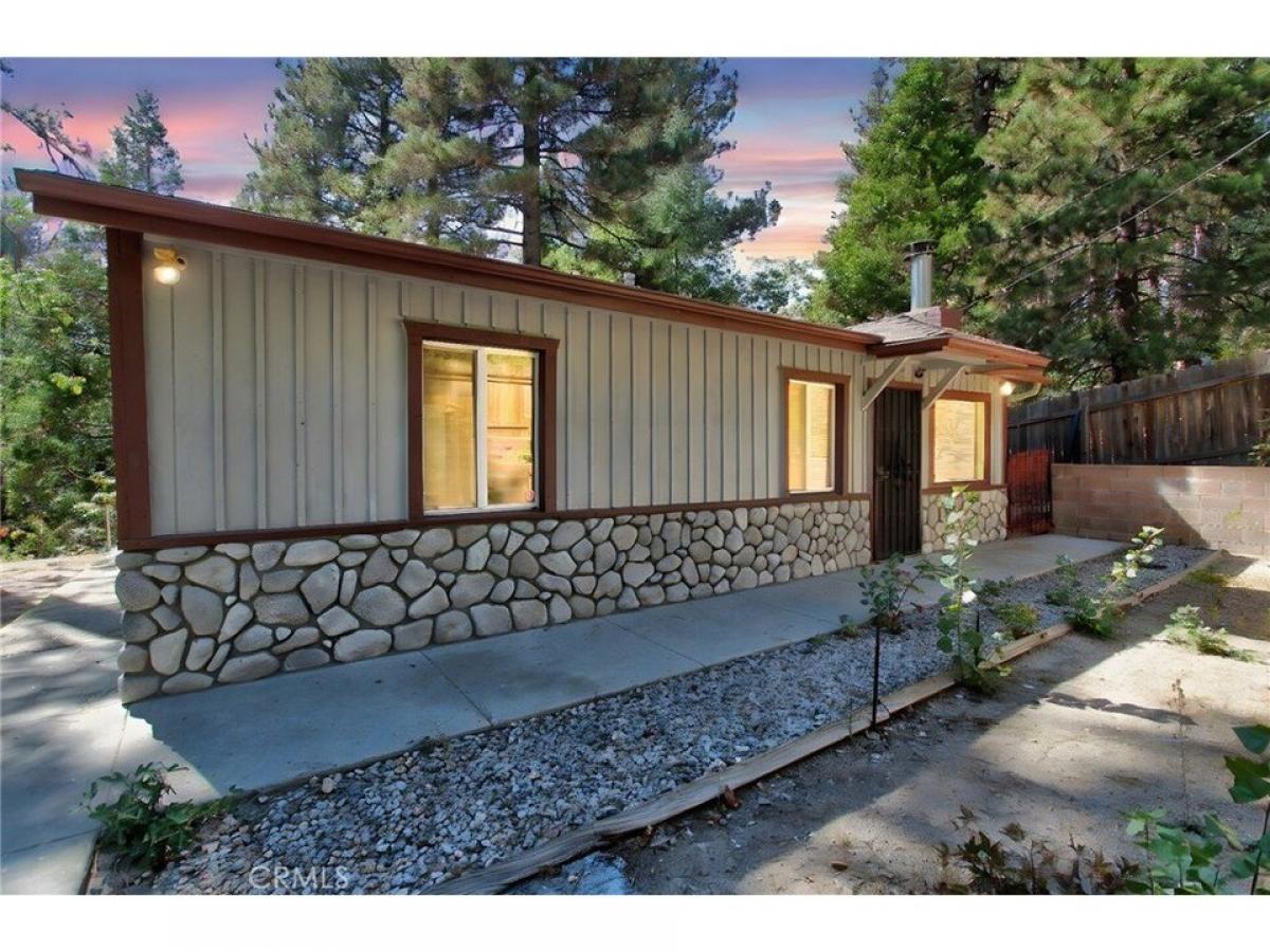 Picture of Home For Sale in Running Springs, California, United States