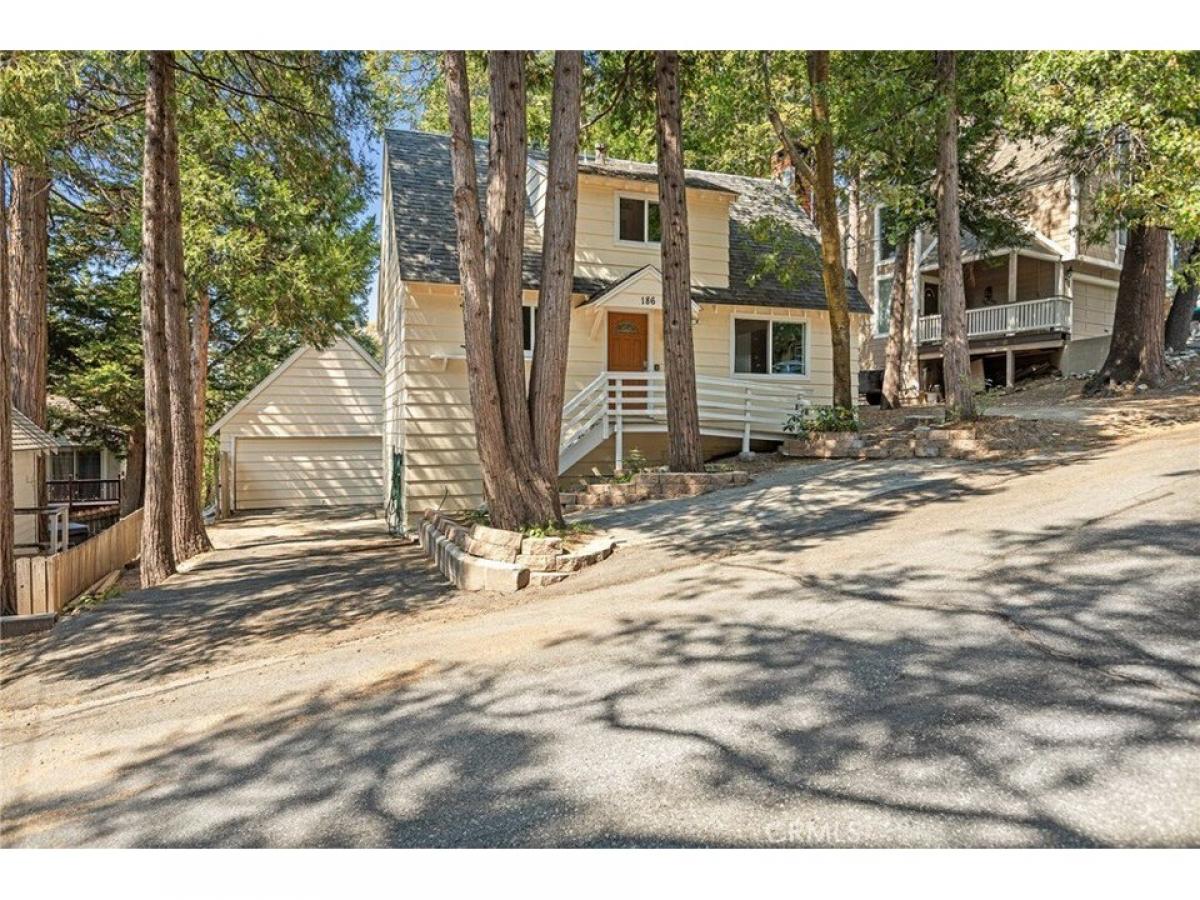 Picture of Home For Sale in Lake Arrowhead, California, United States