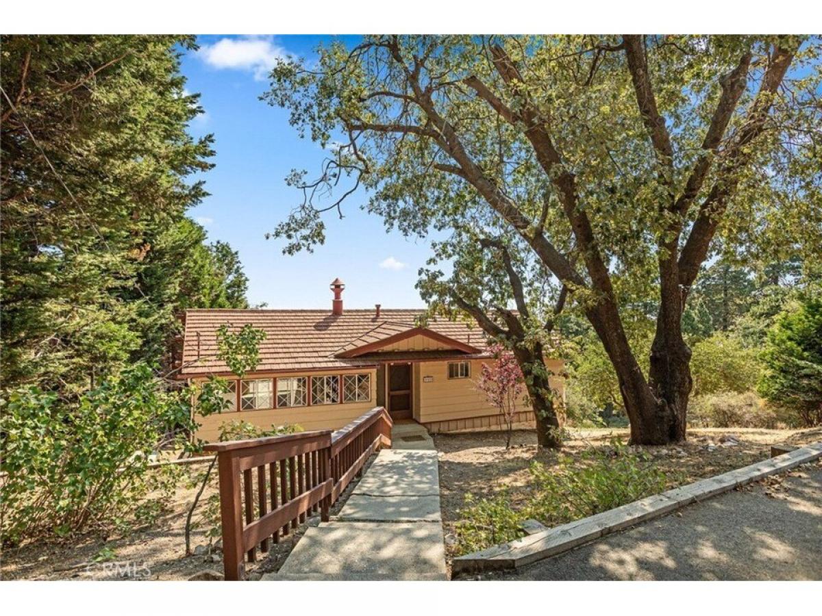 Picture of Home For Sale in Running Springs, California, United States