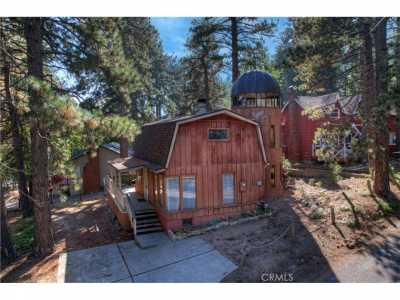 Home For Sale in Running Springs, California