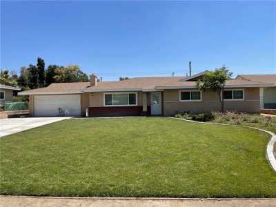 Home For Sale in Grand Terrace, California