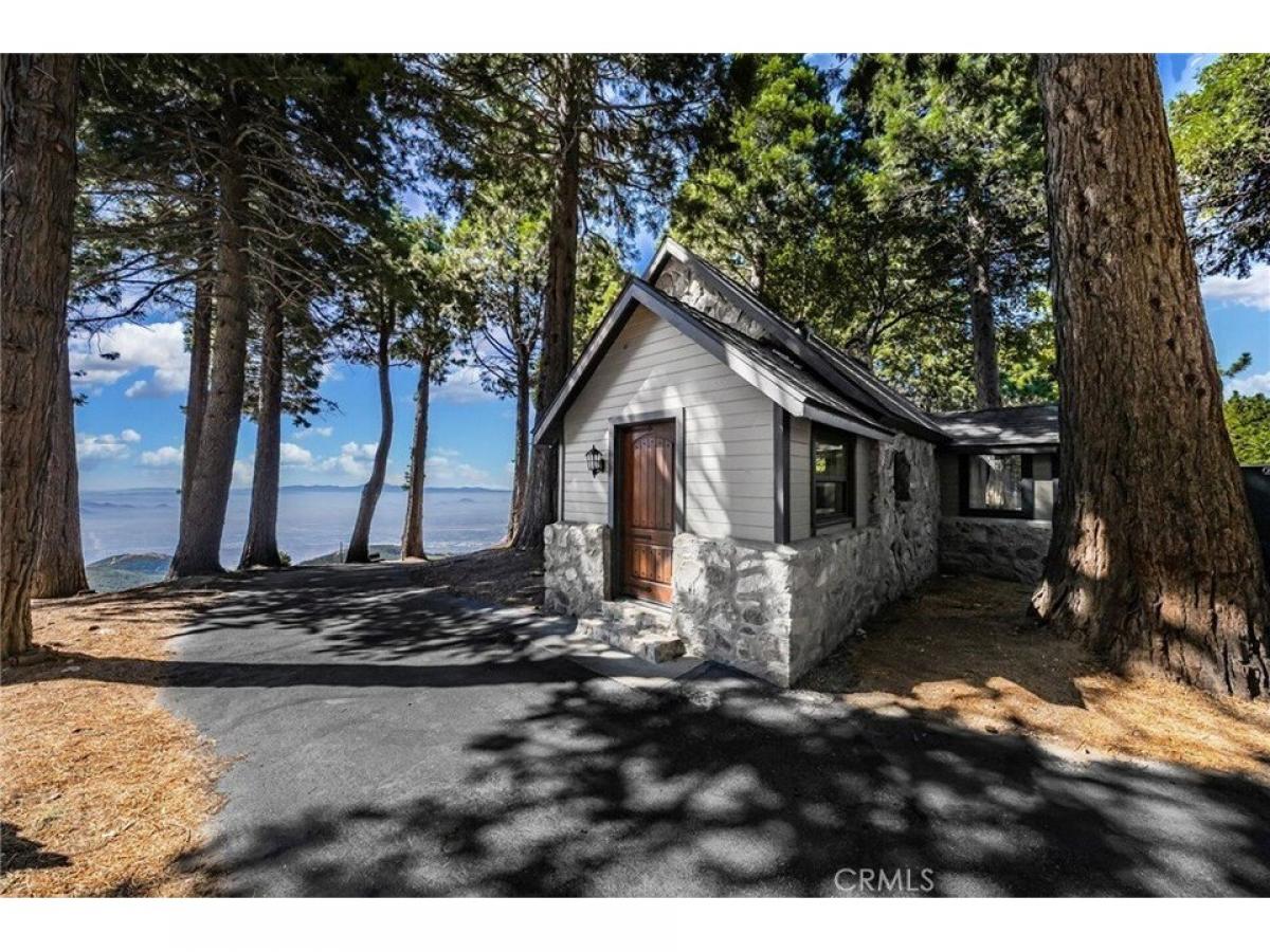 Picture of Home For Sale in Crestline, California, United States