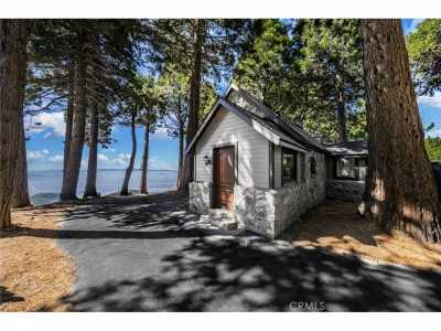 Home For Sale in Crestline, California