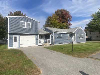 Home For Sale in Winslow, Maine