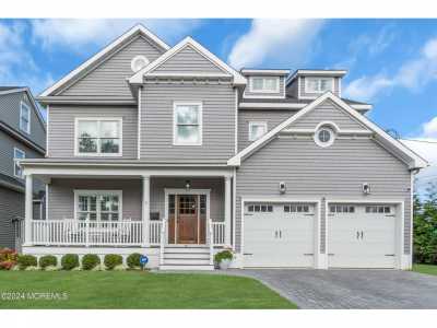 Home For Sale in Manasquan, New Jersey