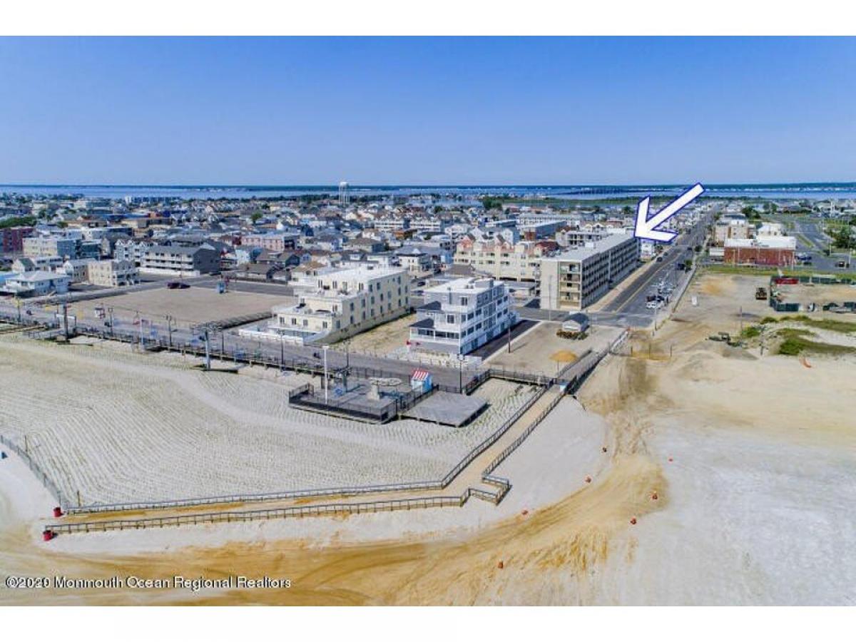 Picture of Home For Sale in Seaside Heights, New Jersey, United States