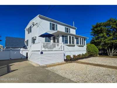 Home For Sale in Lavallette, New Jersey