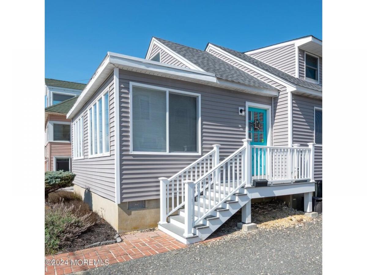 Picture of Home For Sale in Seaside Park, New Jersey, United States