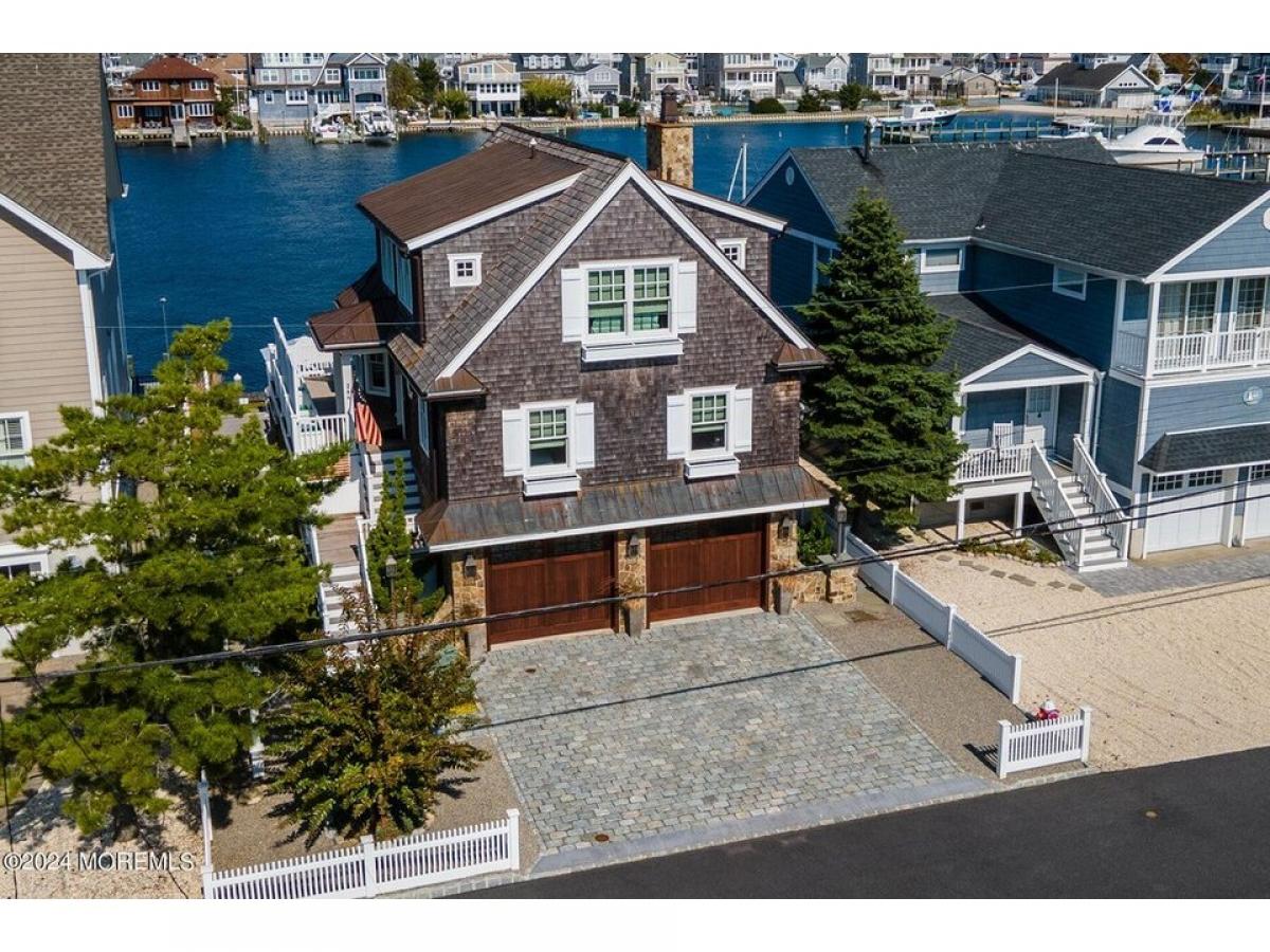 Picture of Home For Sale in Lavallette, New Jersey, United States