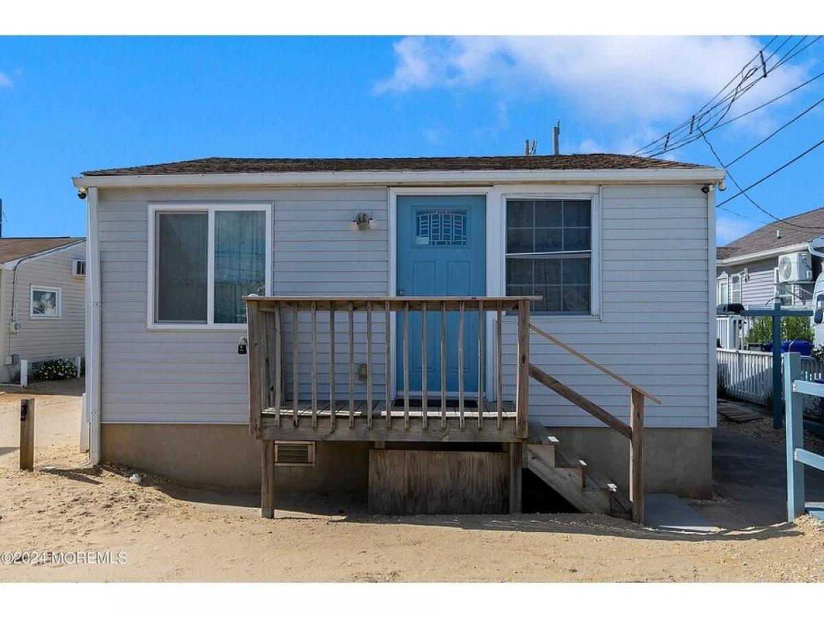 Picture of Home For Sale in Lavallette, New Jersey, United States