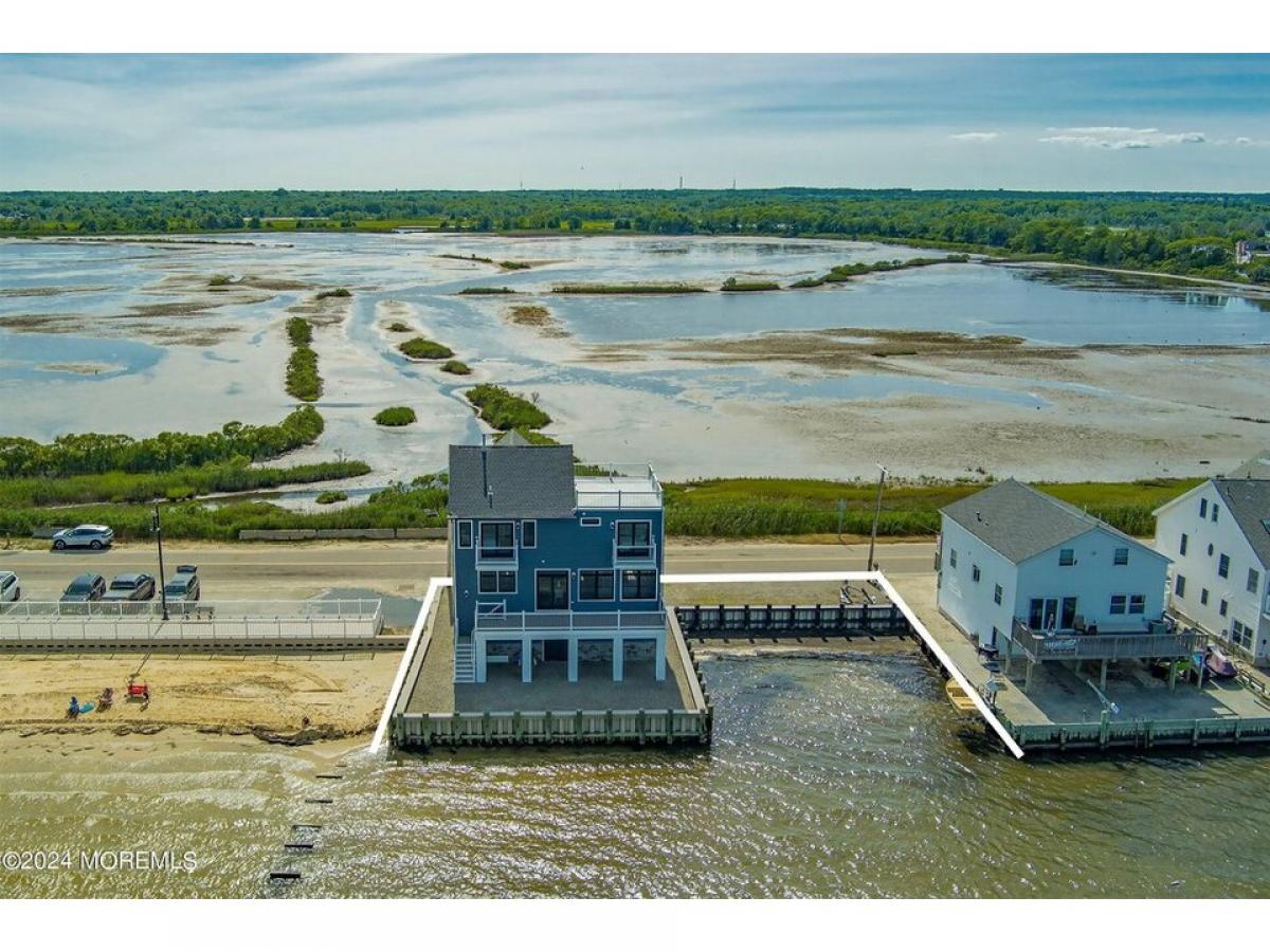 Picture of Home For Sale in Barnegat, New Jersey, United States