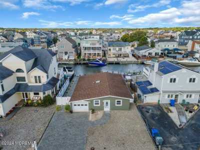 Home For Sale in Toms River, New Jersey