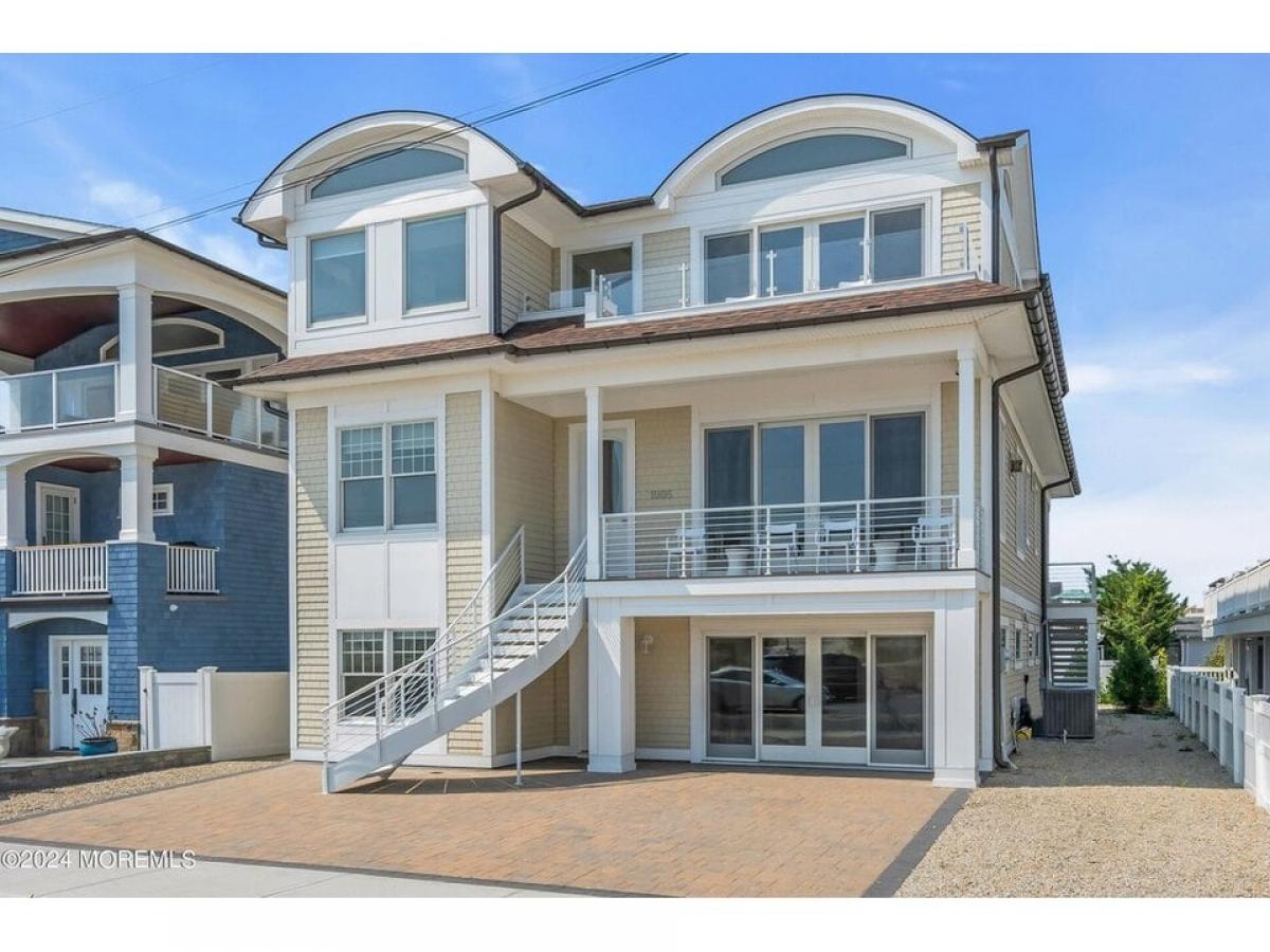 Picture of Home For Sale in Seaside Park, New Jersey, United States