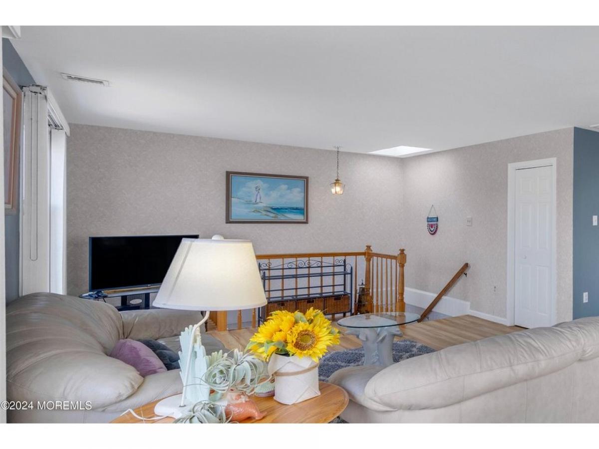 Picture of Home For Sale in Lavallette, New Jersey, United States