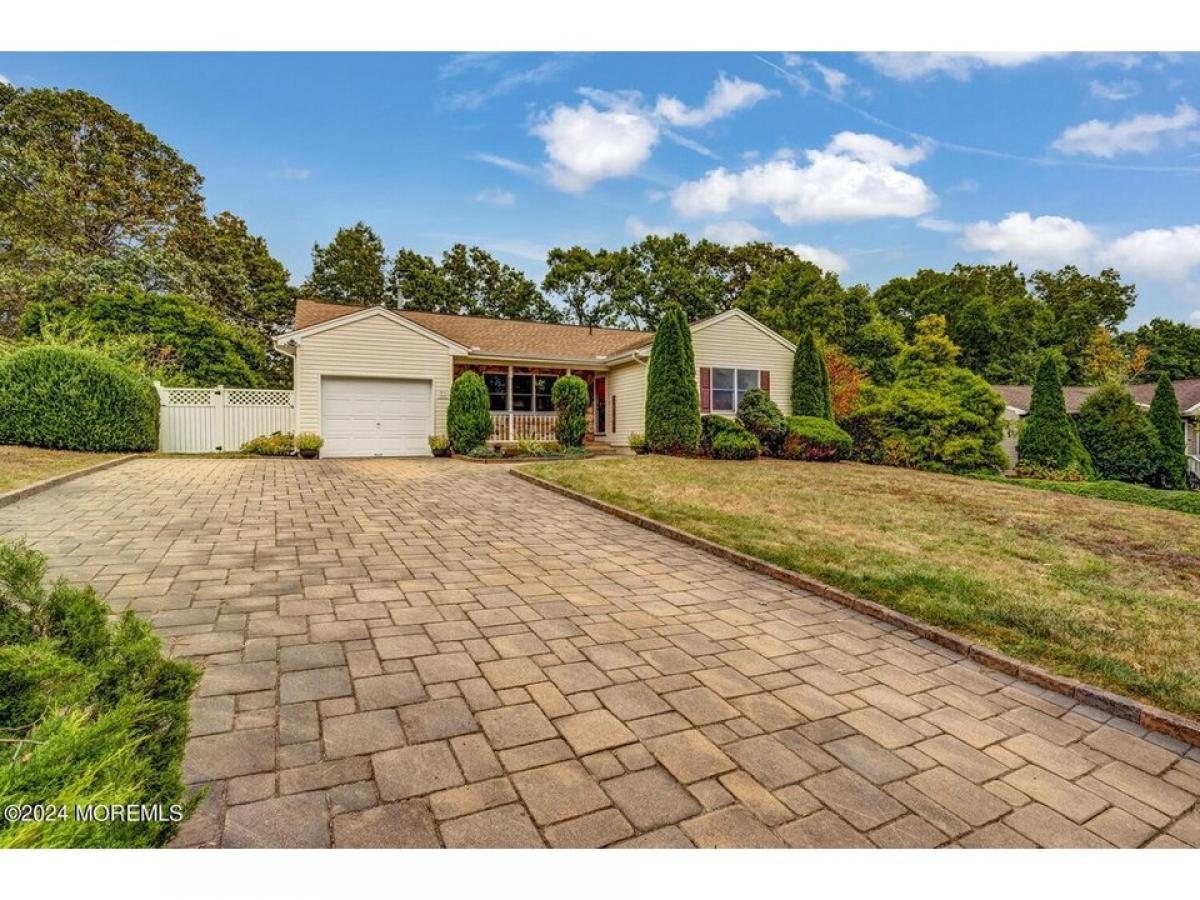 Picture of Home For Sale in Manahawkin, New Jersey, United States