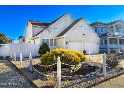 Home For Sale in Lavallette, New Jersey