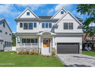 Home For Sale in Brielle, New Jersey