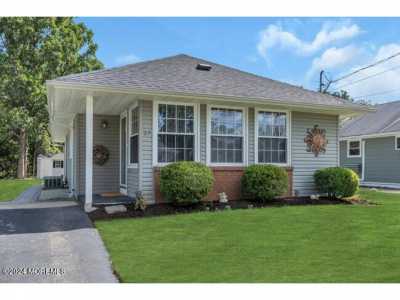 Home For Sale in Toms River, New Jersey