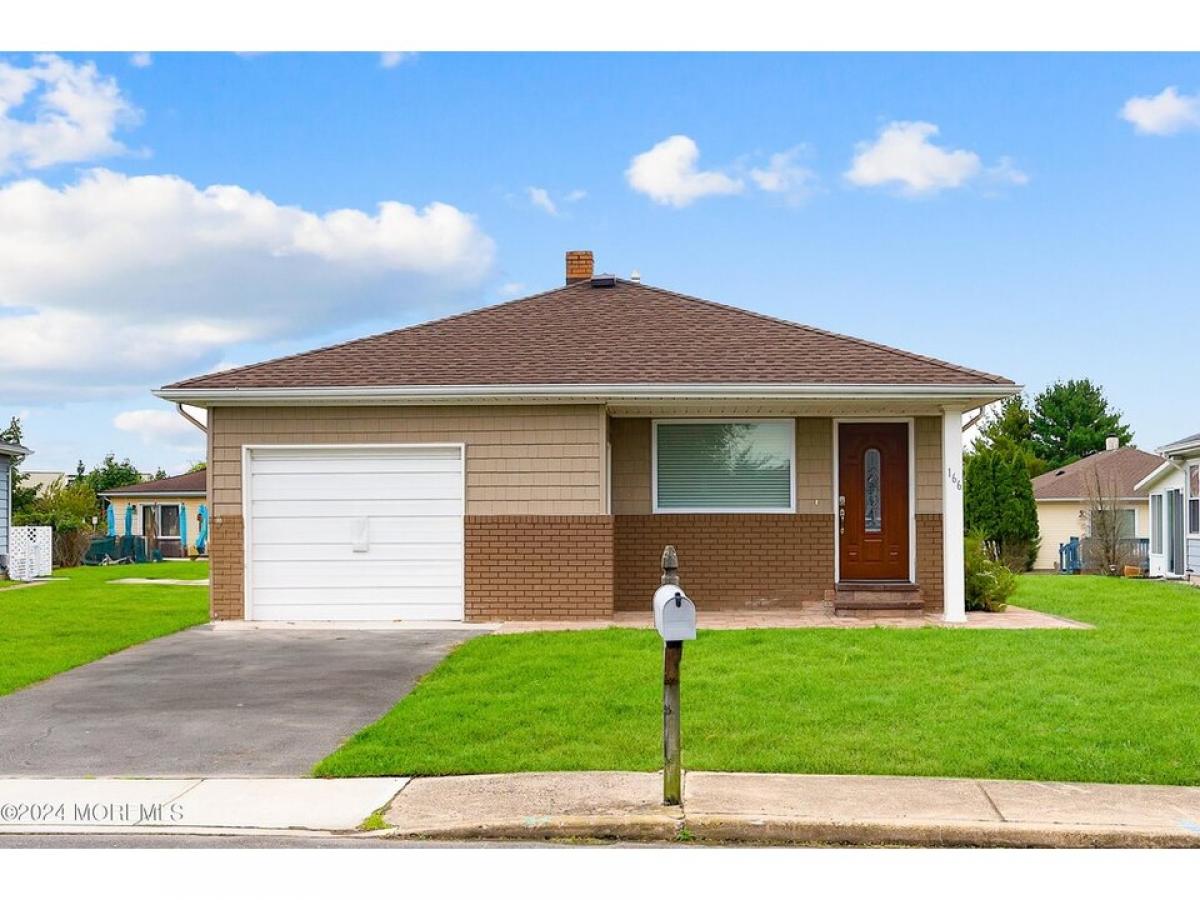 Picture of Home For Sale in Toms River, New Jersey, United States