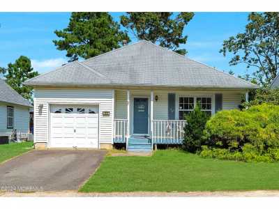 Home For Sale in Toms River, New Jersey