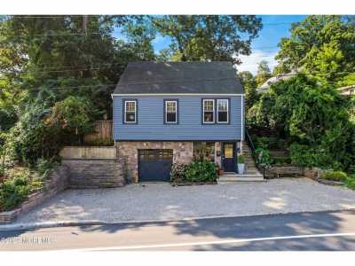 Home For Sale in Atlantic Highlands, New Jersey