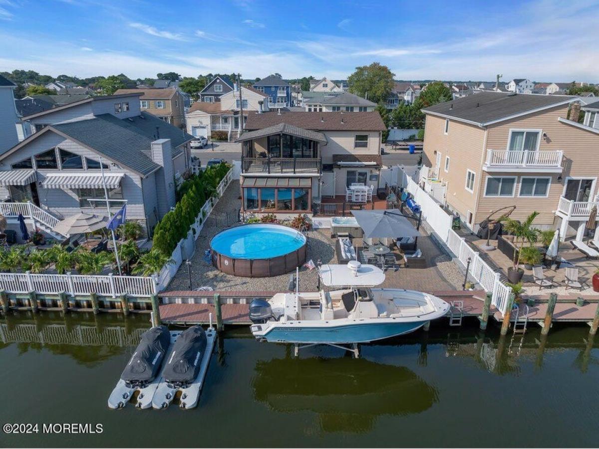 Picture of Home For Sale in Toms River, New Jersey, United States